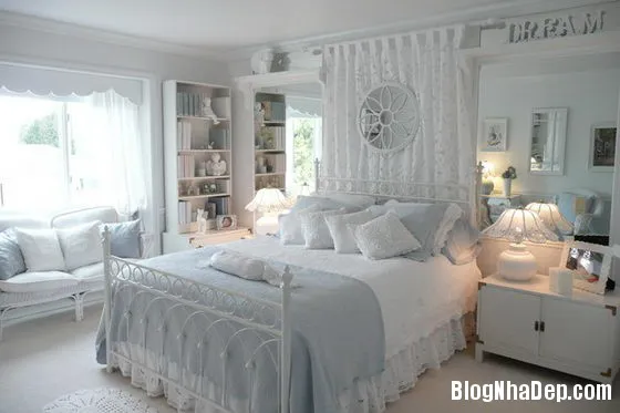 Phòng ngủ dịu dàng với sắc trắng
